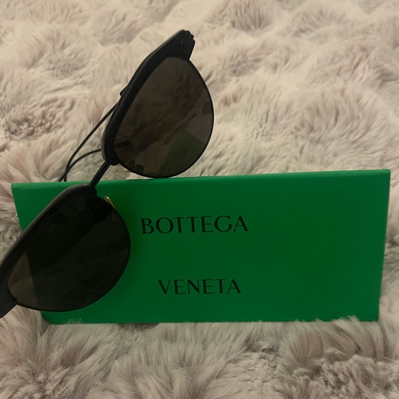 Bottega Veneta Mens Black Metal Aviator Sunglasses - Picture 6 of 7